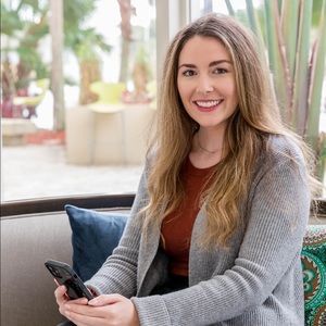 Meet your Posher, Adrienne